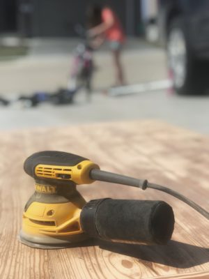 DIY FARMHOUSE TABLE DEWALT