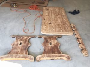 DIY FARMHOUSE TABLE