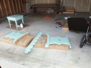 DIY FARMHOUSE TABLE MAKEOVER
